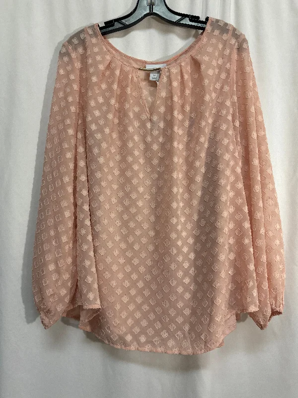 Top Long Sleeve By Liz Claiborne In Peach