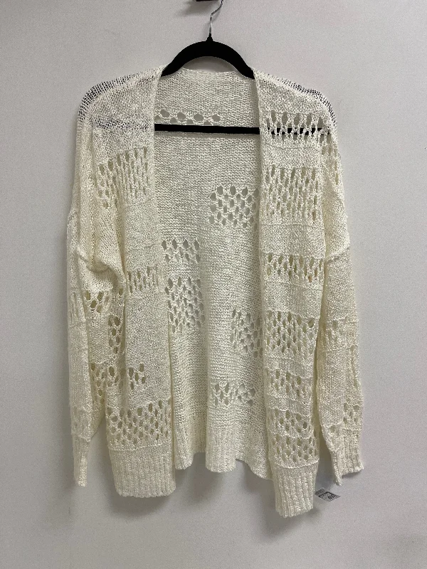 Sweater Cardigan By Clothes Mentor In Cream, Size: M