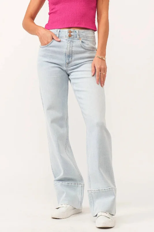 Holly Seaside Straight High Rise Jeans In Light Wash